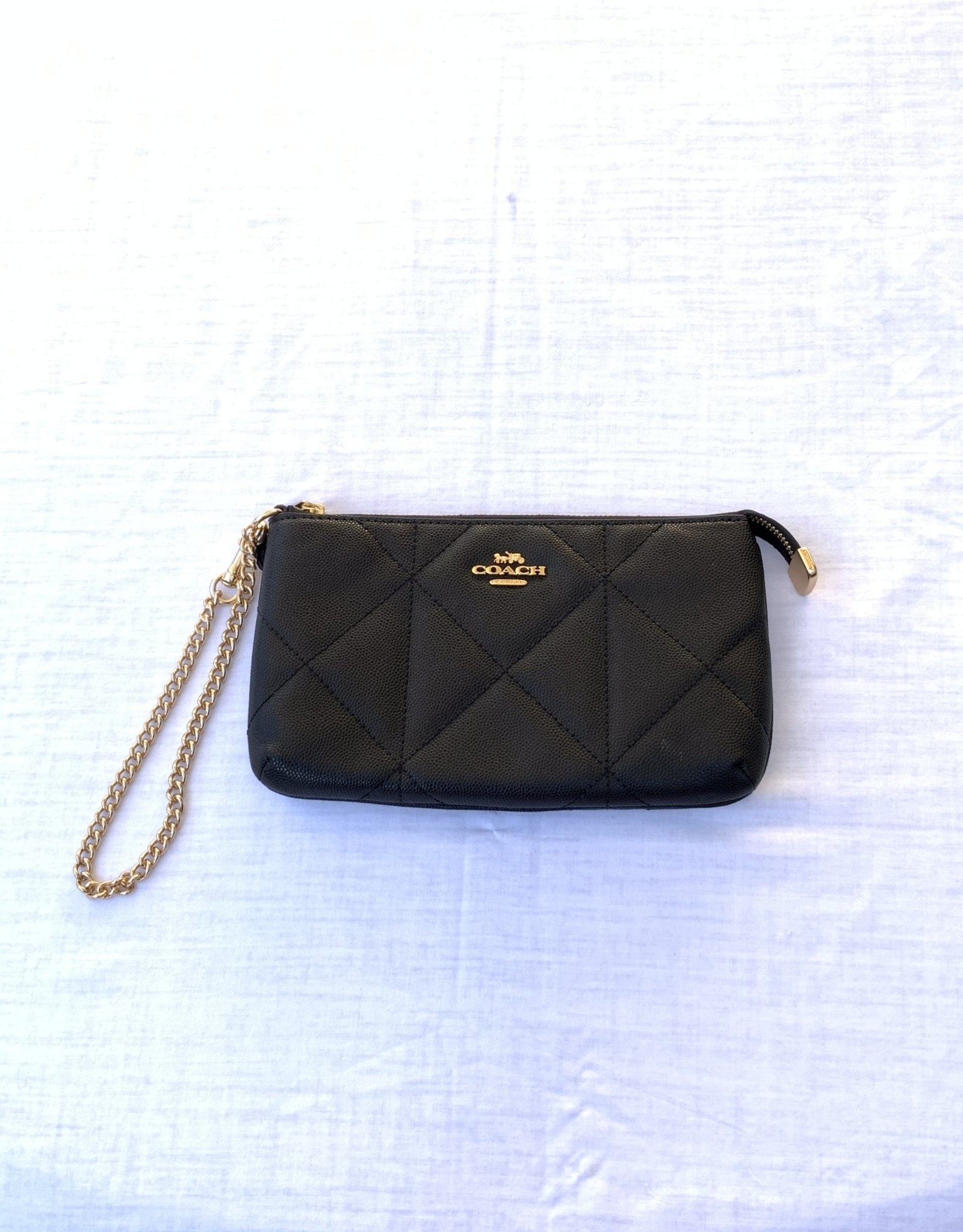 Coach Coach Wristlet Quilted With Zip & Chain