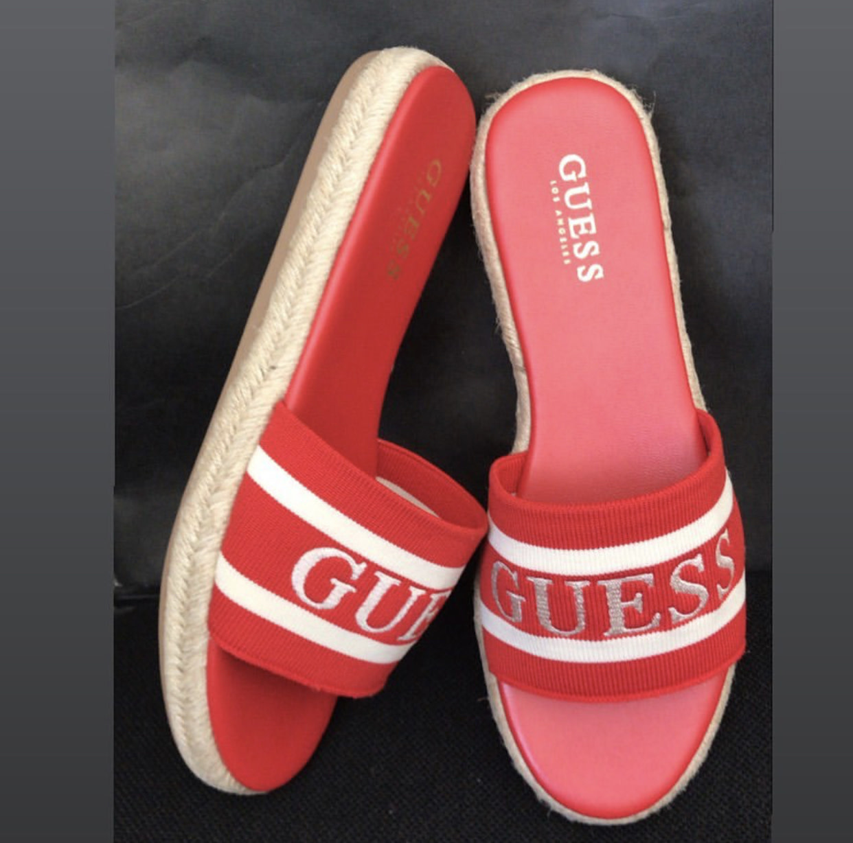 red guess slides