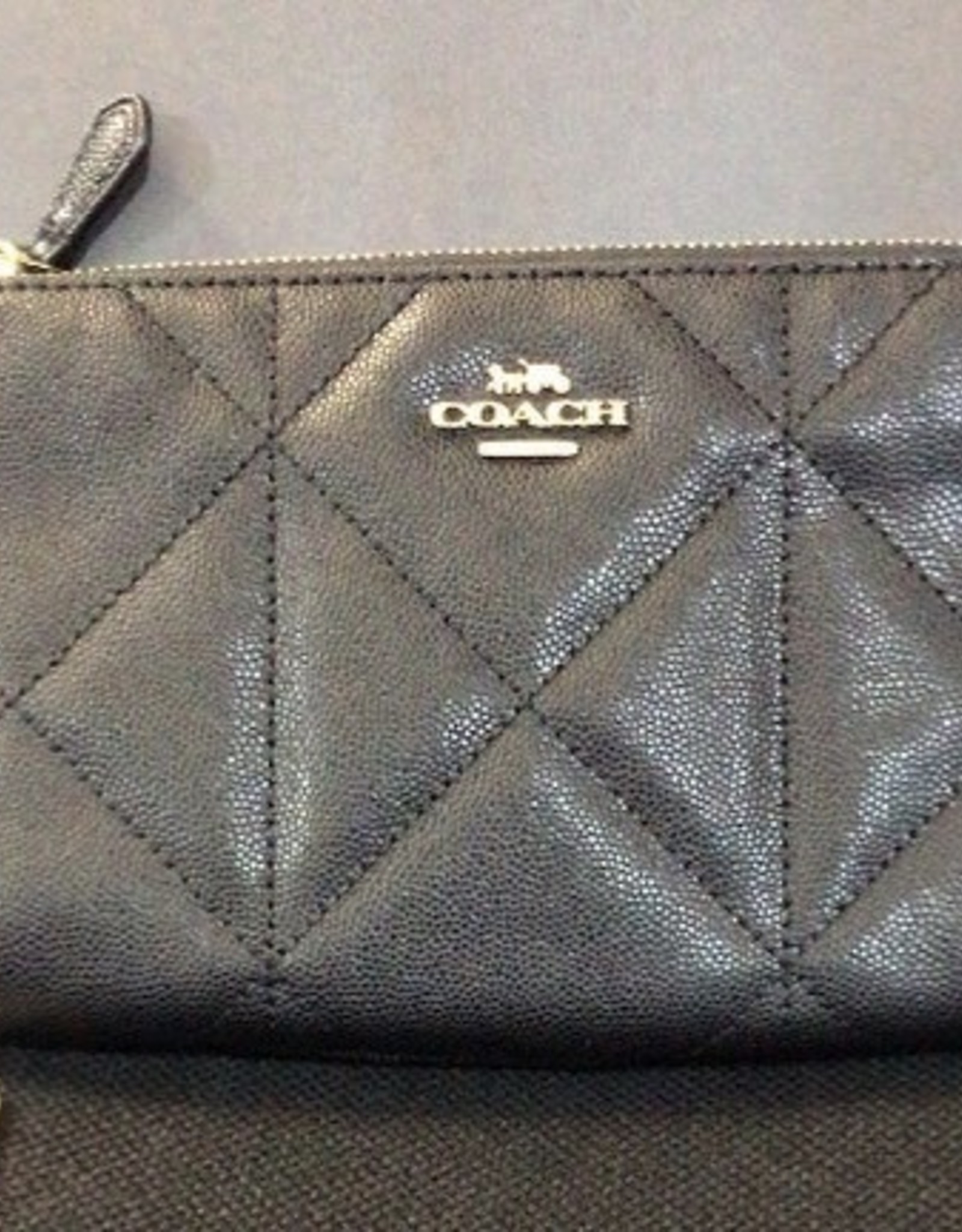 Coach Coach Wristlet Quilted With Zip & Chain
