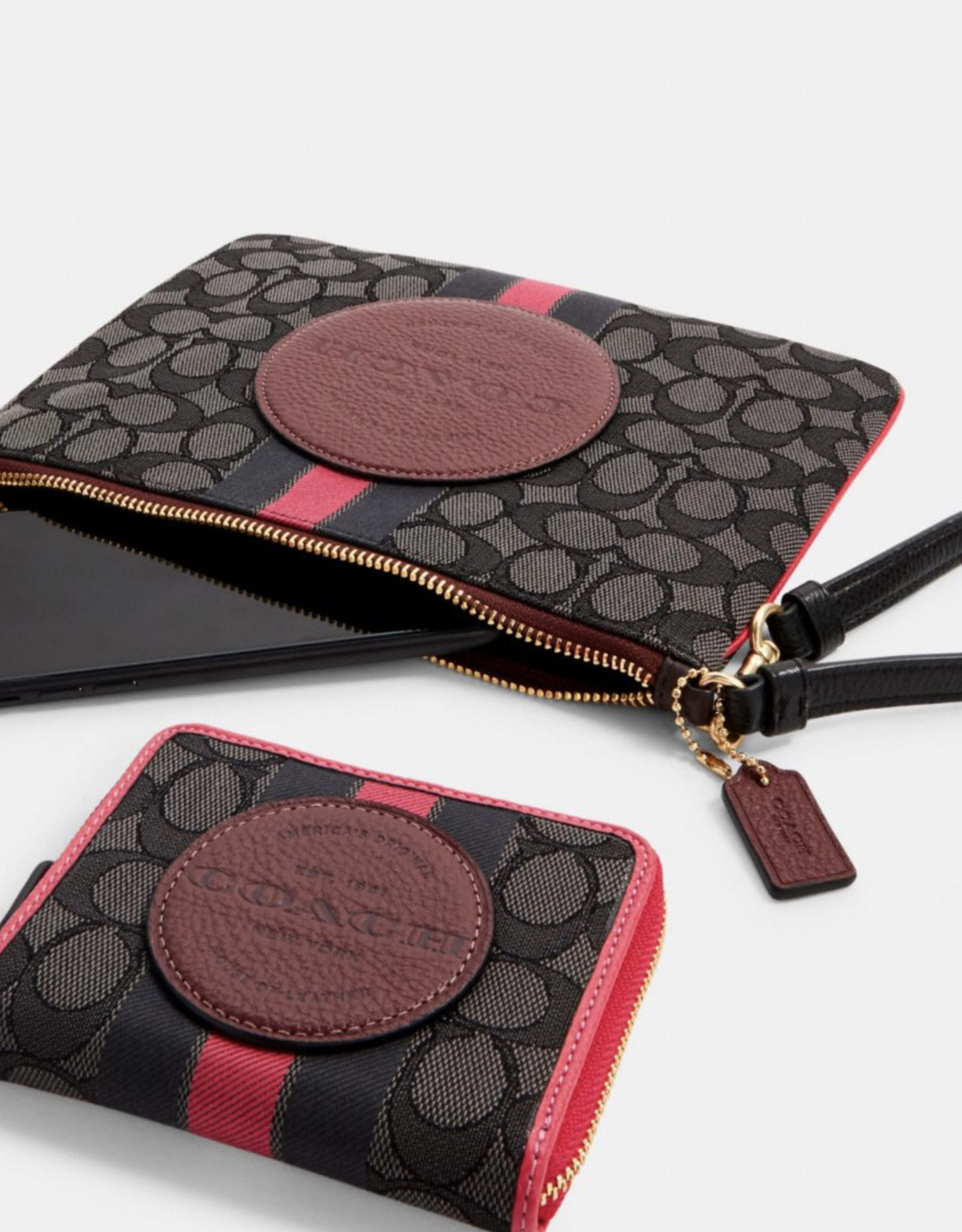 Coach Coach Dempsey Gallery Pouch Sig Jacquard with Stripe & Coach Patch