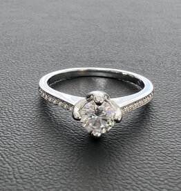 Finaella USA Fashion Jewelry Ring S925 18K Gold Plated Moissanite Center Swarovski Side Stone