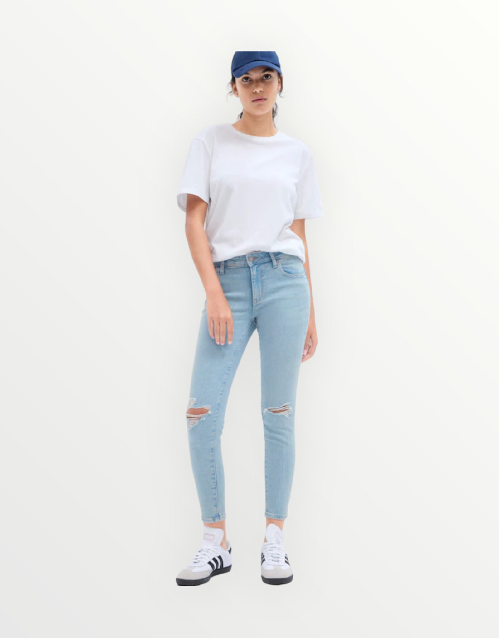 Gap Gap Mid-Rise Destructed Universal Legging Jeans with Washwell