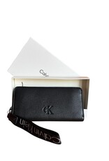 Calvin Klein Calvin Klein Ultralight Zip Around Wristlet
