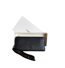 Calvin Klein Calvin Klein Ultralight Zip Around Wristlet