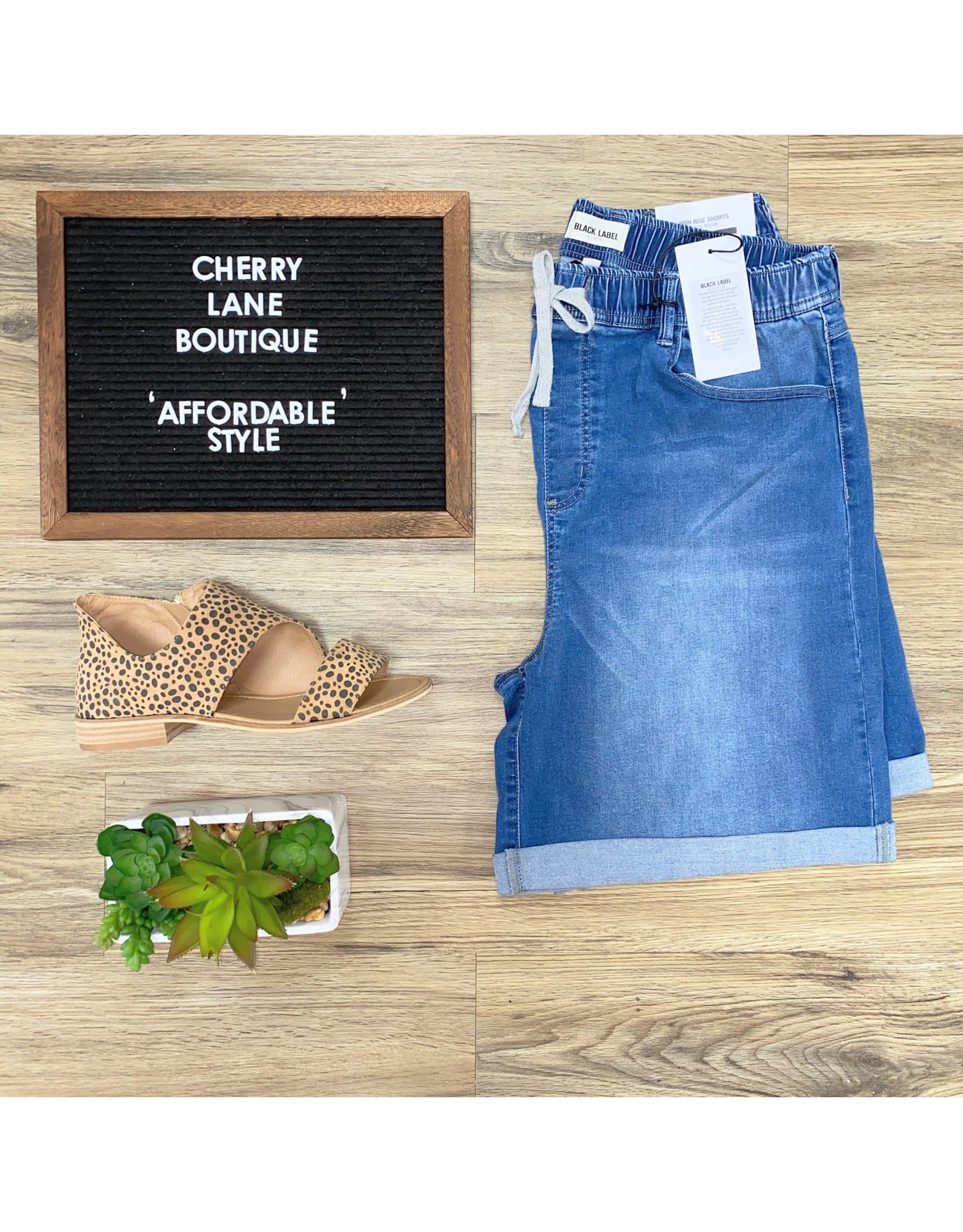 elastic band jean shorts