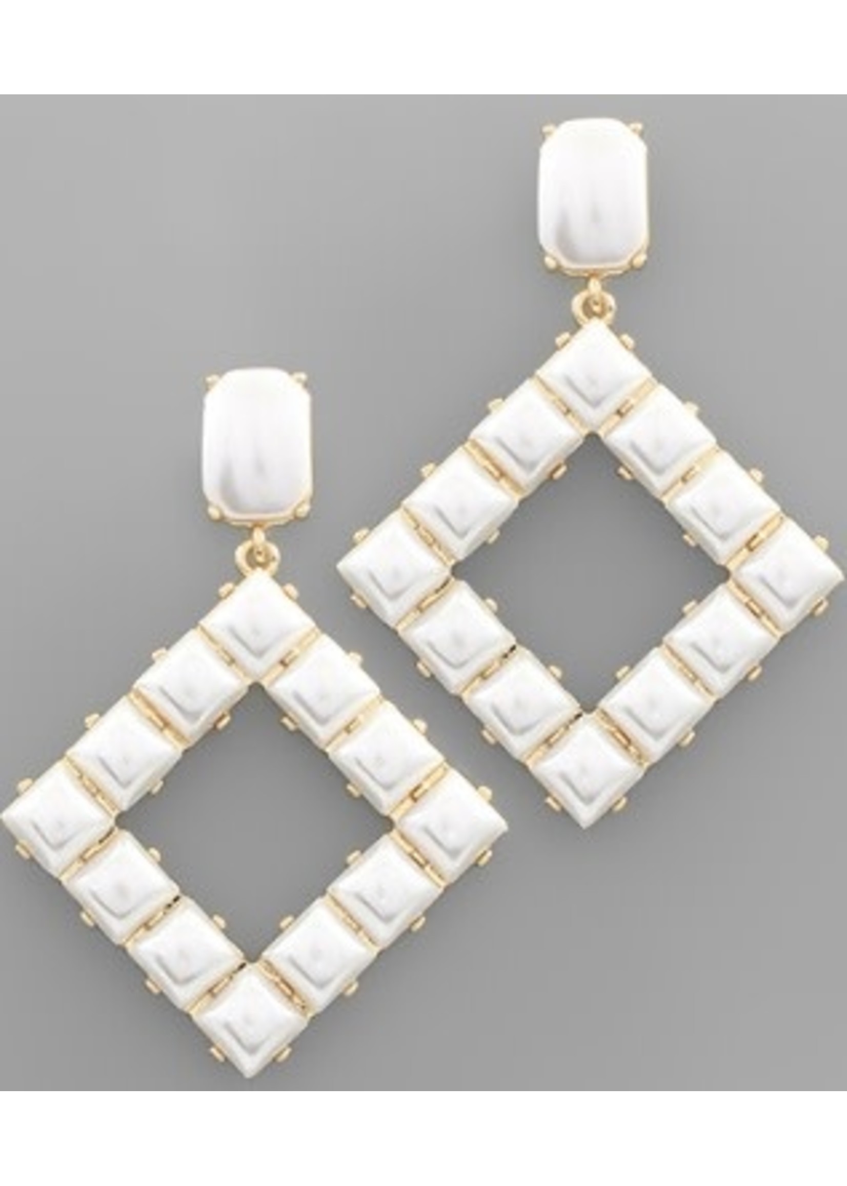 Pearl Square Dangle EAR