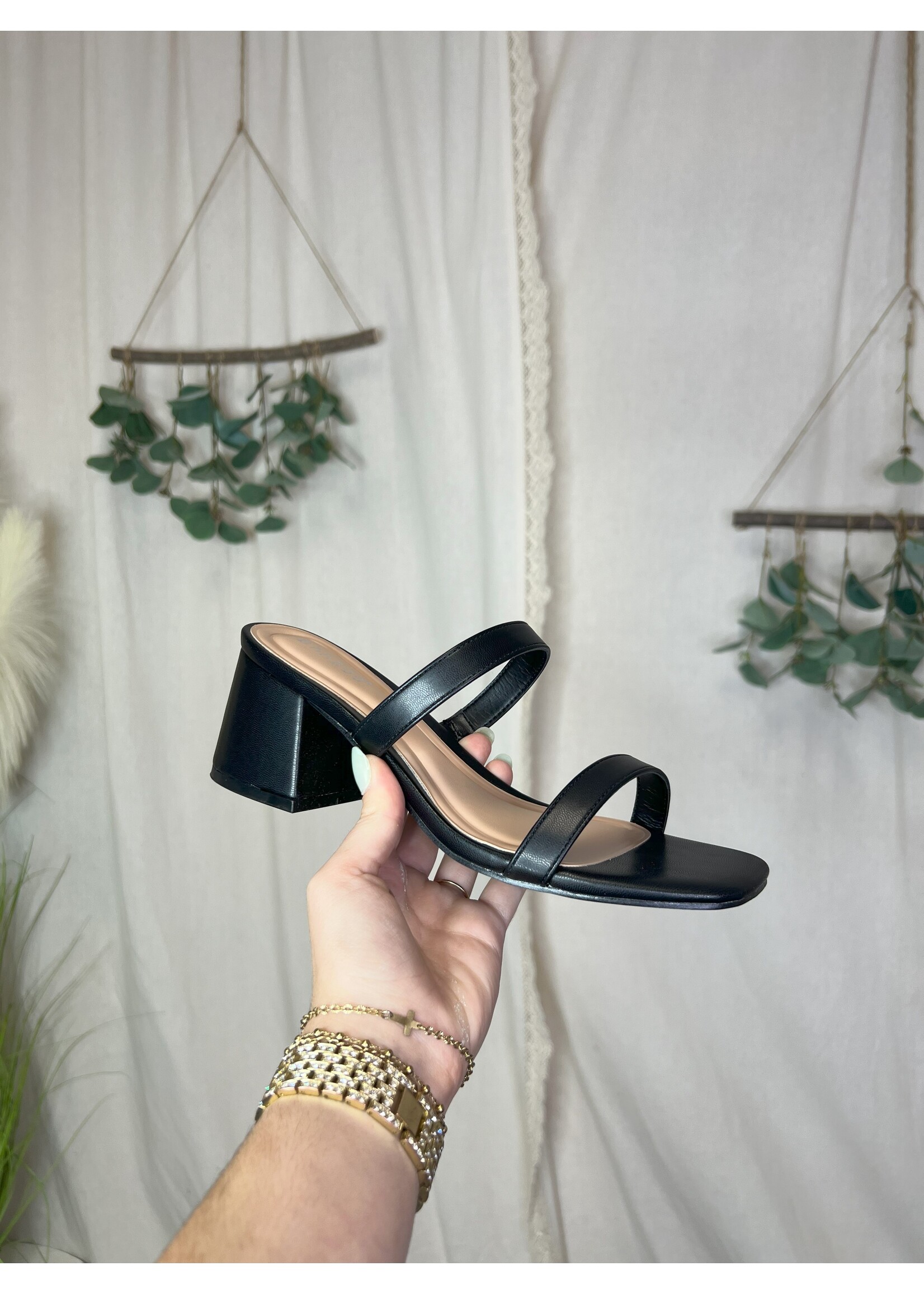 Bobbie-17 Sandal Heel