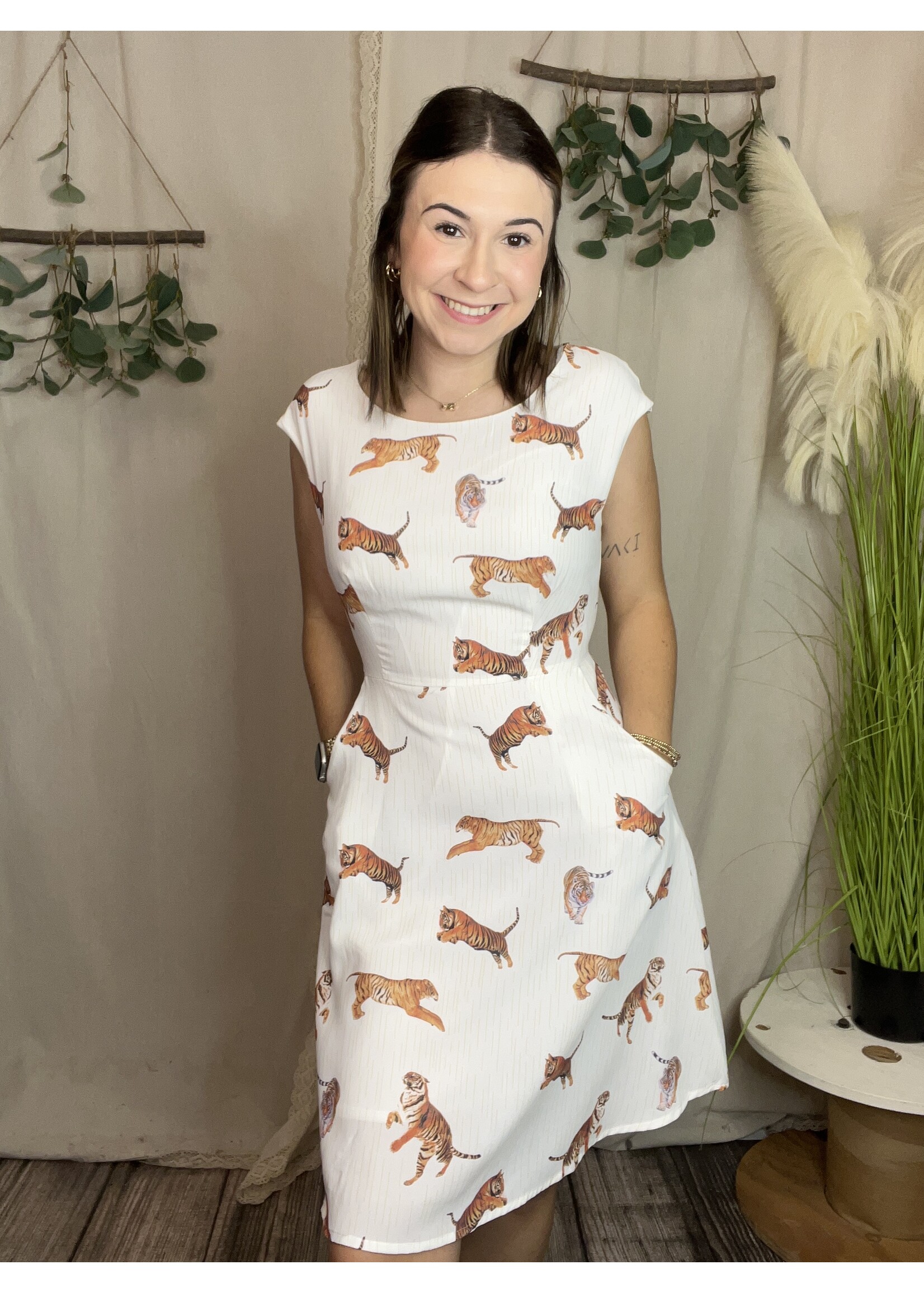 Dress with tigers on it online