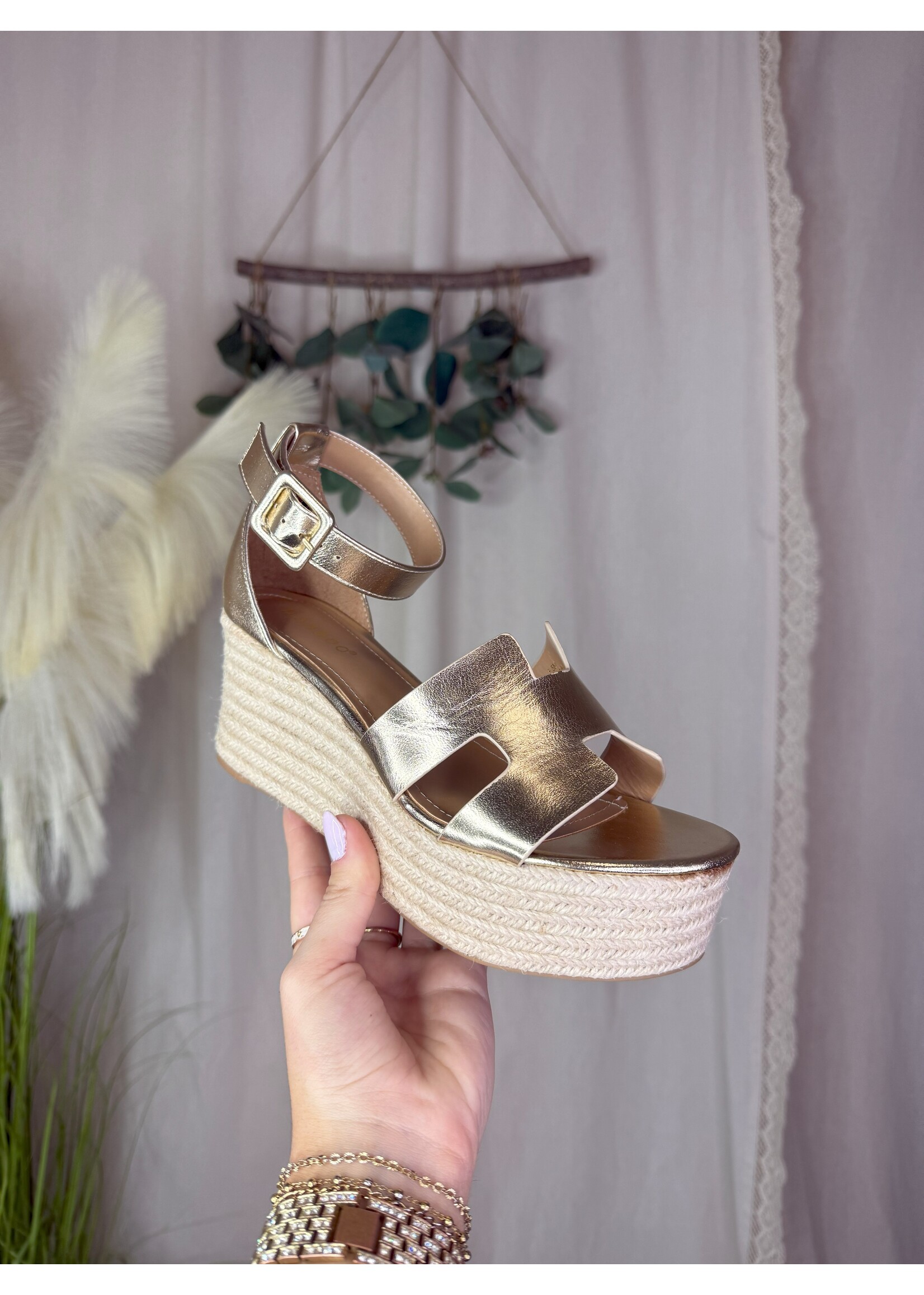 Beyond-01 H Shape Wedge
