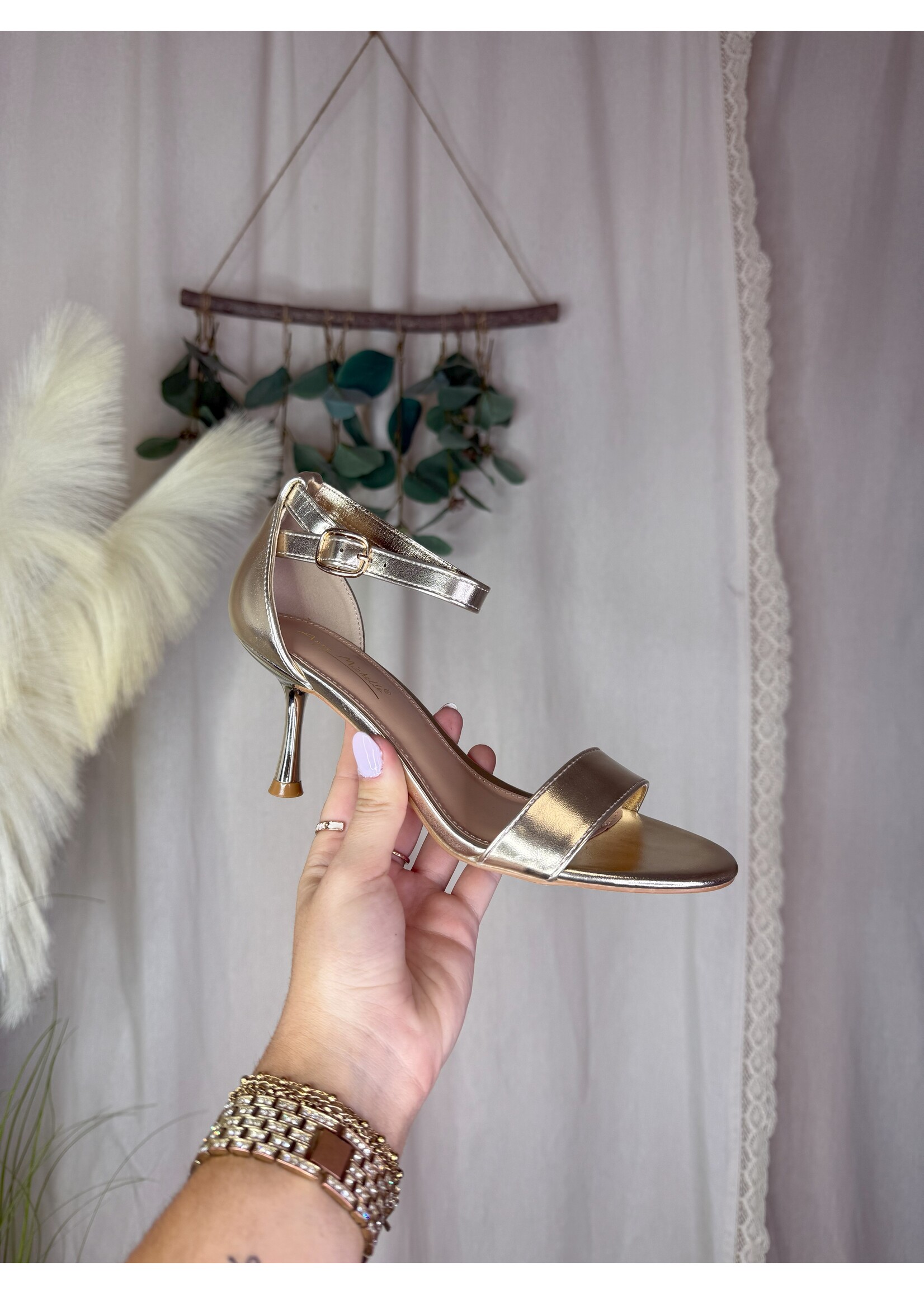 Joy-21 Low Ankle Wrap Heel