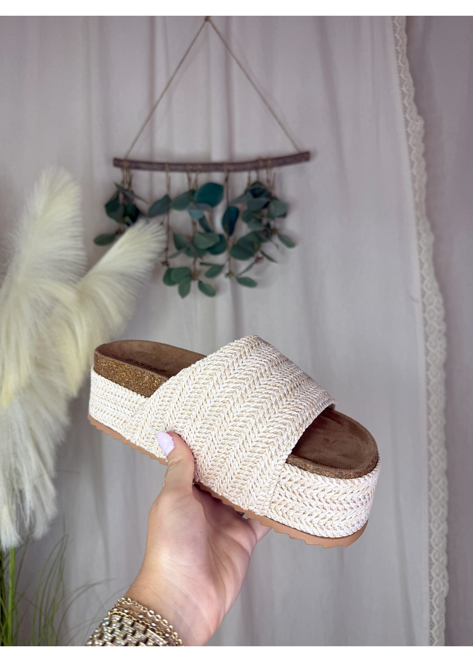 Blowout-23 Raffia Cork Platform