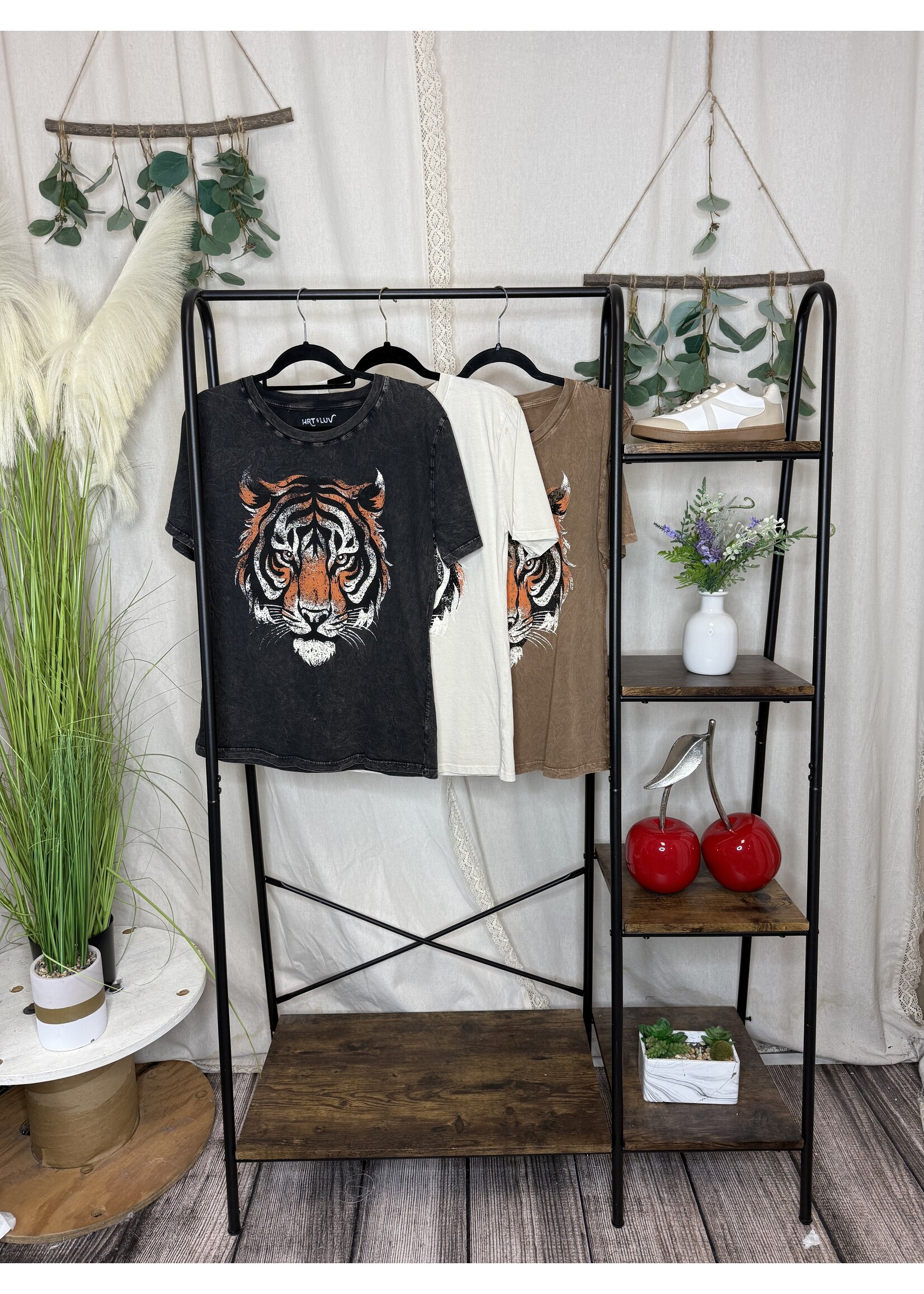 HRTandLUV Show Me The Mascot Top