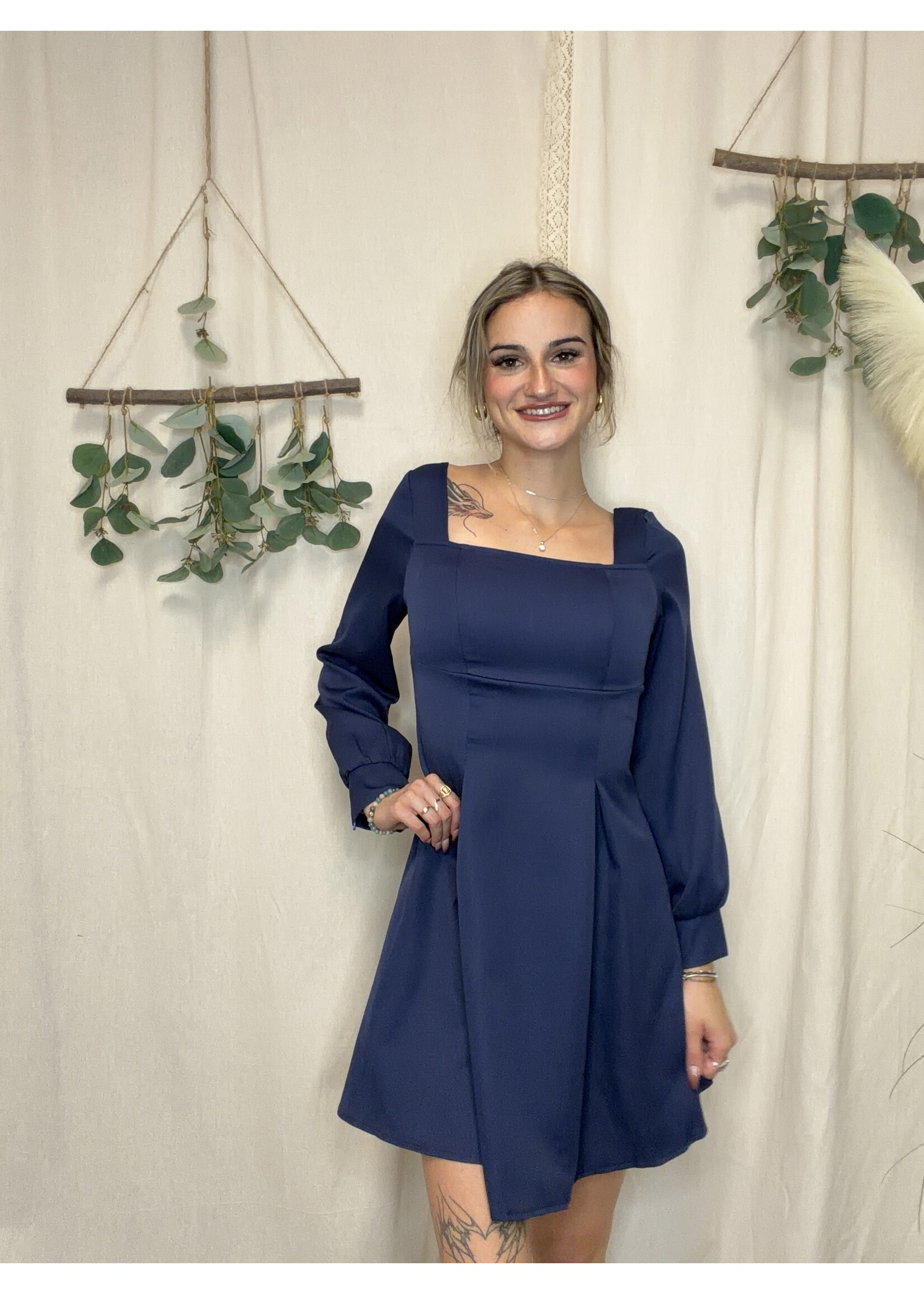 Wholesalesir Square Collar Long Sleeved Dress