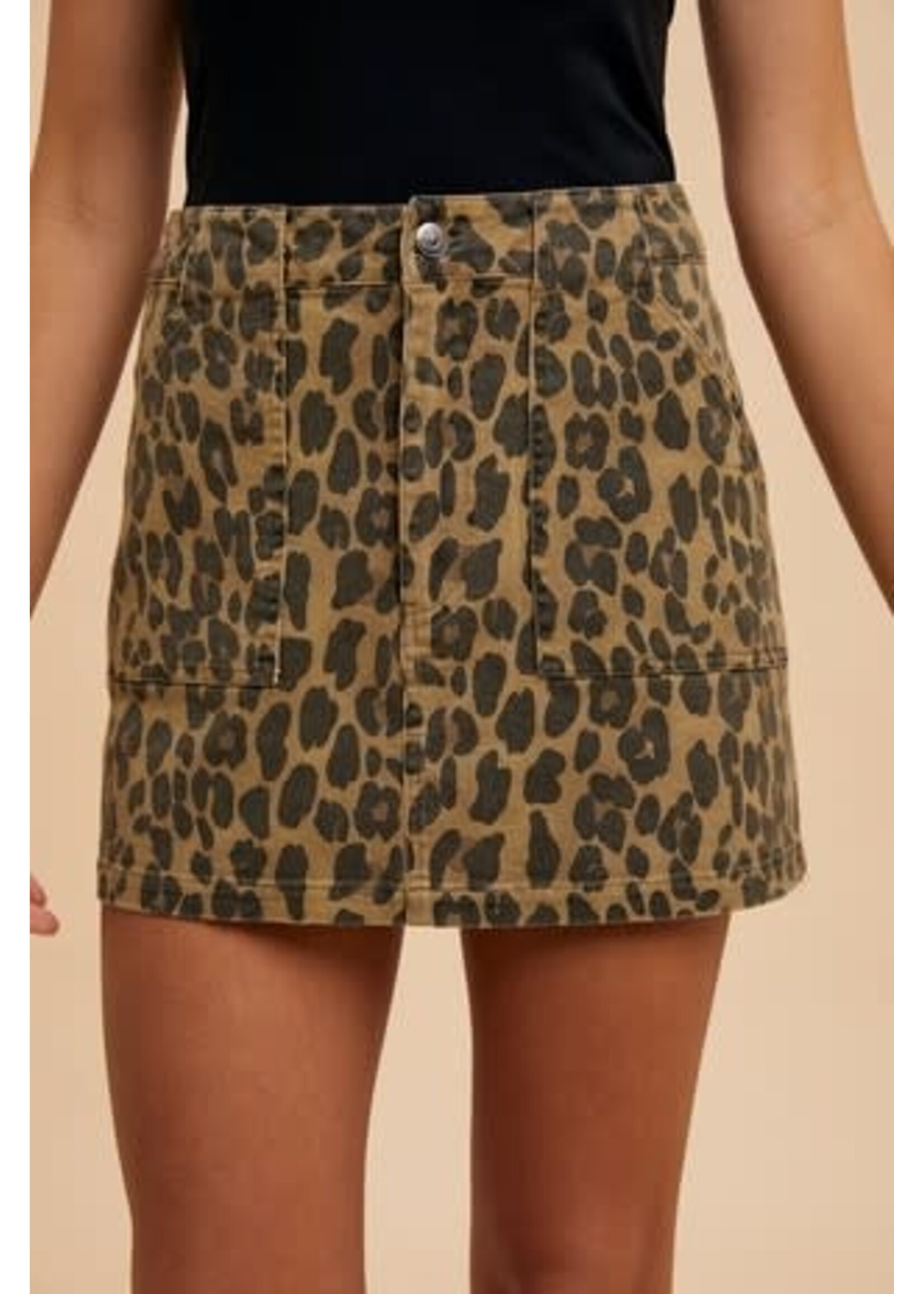 Annie Wear Leopard Printed Cargo Mini Skirt