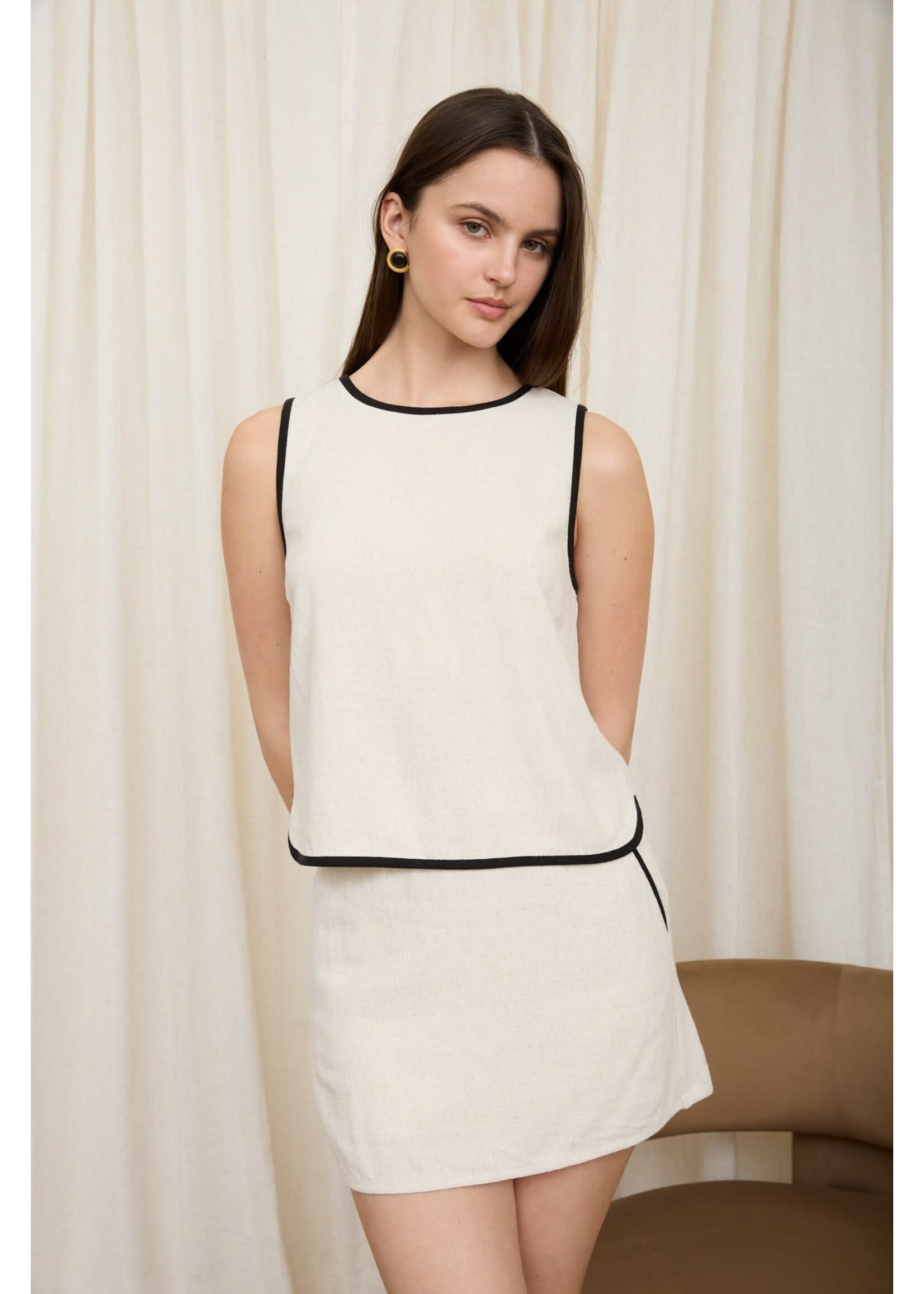 Contrast Trim Sleeveless Side Slit Linen Top