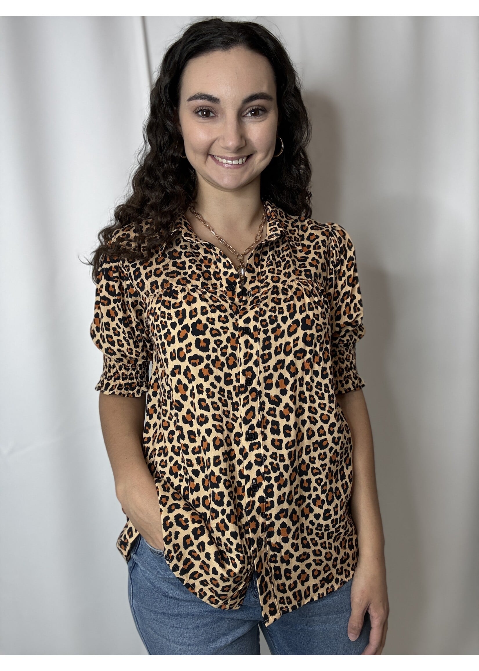 Leopard Print Collared Short Puff Sleeve Top