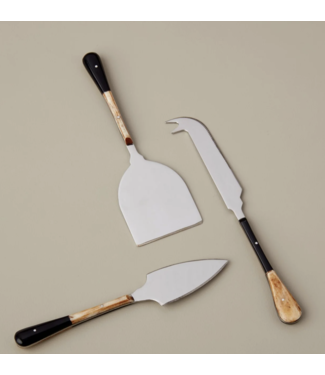 Reid Horn Cheese Set