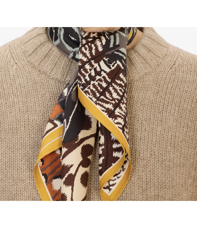 Square Papillons Scarf