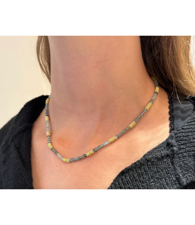 Moss Aquamarine Daisy Choker