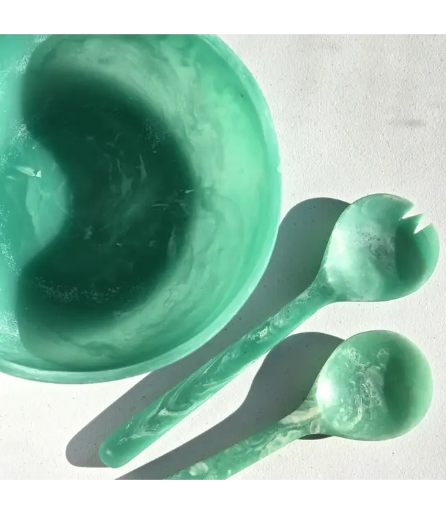 Wavy Resin Salad Bowl w Servers