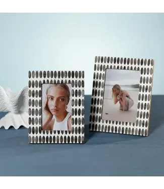 Sahara Resin with Oval Horn 5X7 Frame