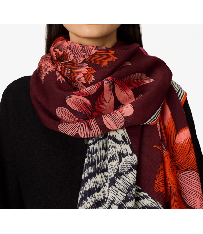 Square 130 Gustav Scarf