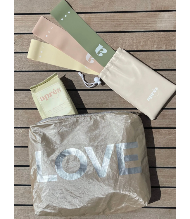 Hi Love Travel  "LOVE" Zipper Pouch