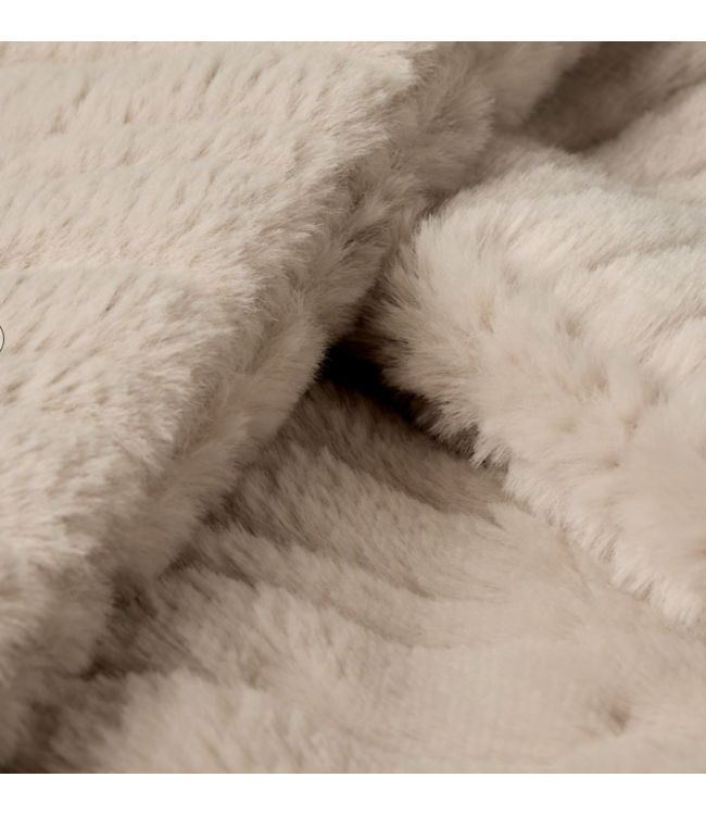 Dream Channel Faux Fur Throw+Bag