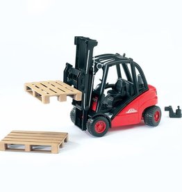 Bruder Linde H30D forklift with pallet