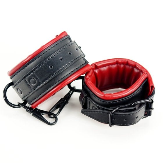 Red Hogtie, BDSM-gear, BDSM Connector, hog tie, bondage gear, leather 4  way, restraint connector, leather connector, hogtie accessory, 2 -   Italia