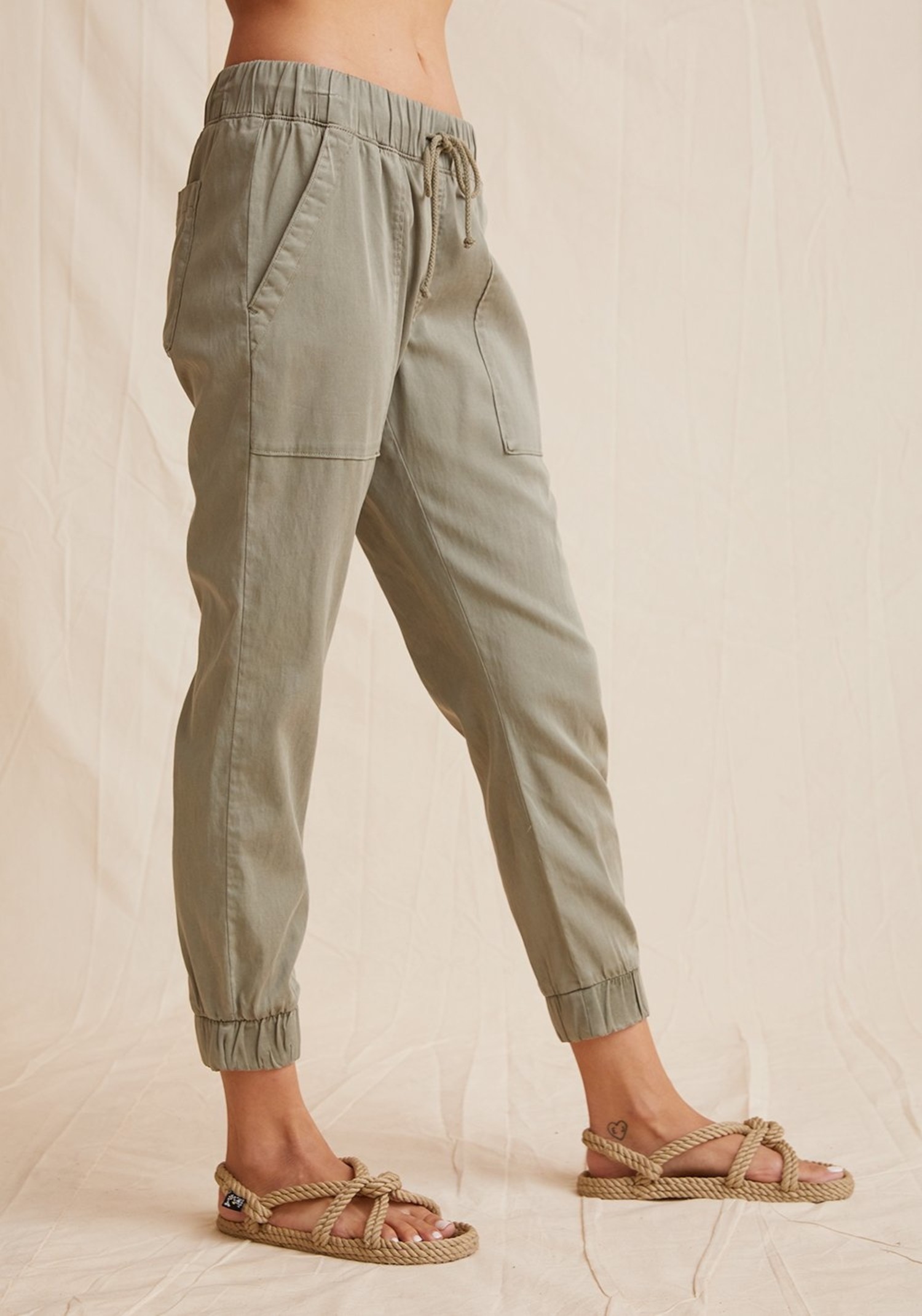 Bella Dahl  Pocket Joggers Soft Army - Tryst Boutique