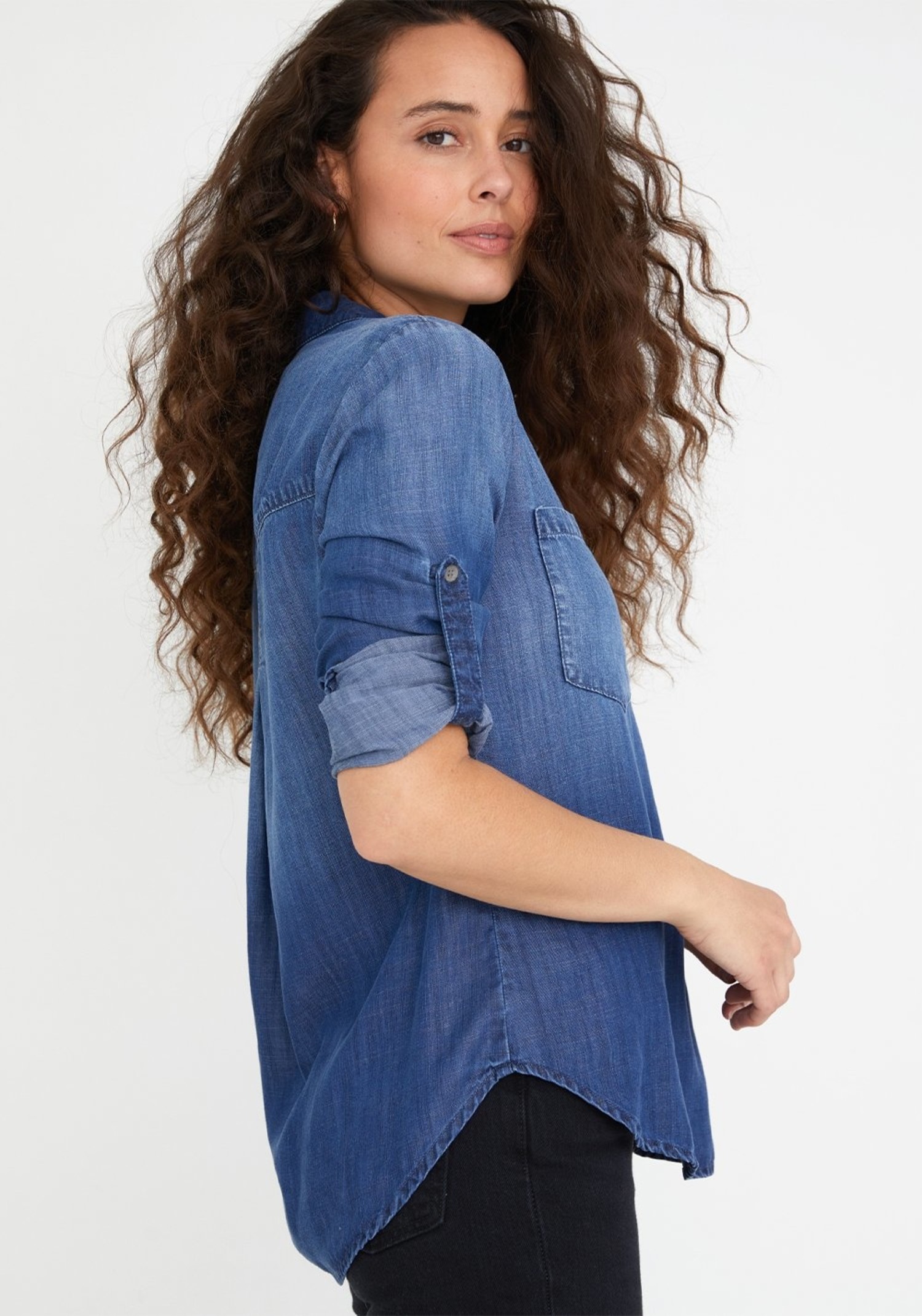 Bella dahl Pullover Placket Shirt Dark Ombre Wash Tryst Boutique