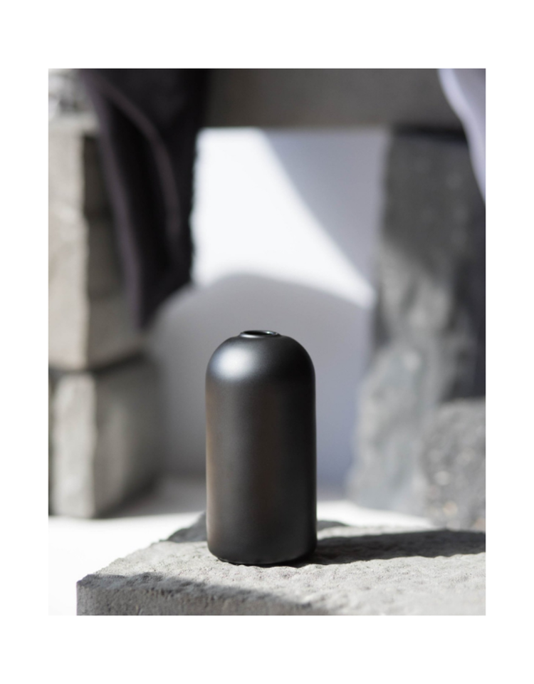 Everlasting Candle Company Wylie Vase Black