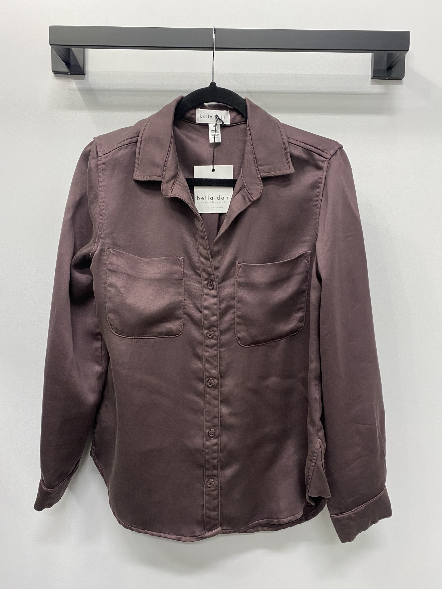 Bella Dahl Long Sleeve Two Pocket Buttondown Barberry Brown