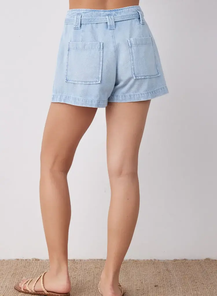 Bella Dahl Hailey Pleated Short with Tie Sun Faded Wash