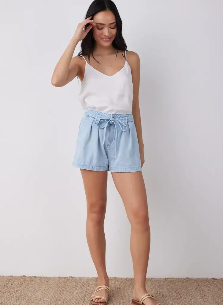 Bella Dahl Hailey Pleated Short with Tie Sun Faded Wash