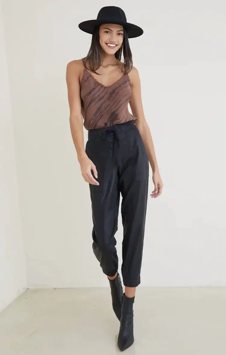 Bella Dahl Chelsea Pocket Jogger Black