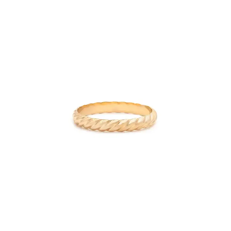 Leah Alexandra Wave Ring Gold