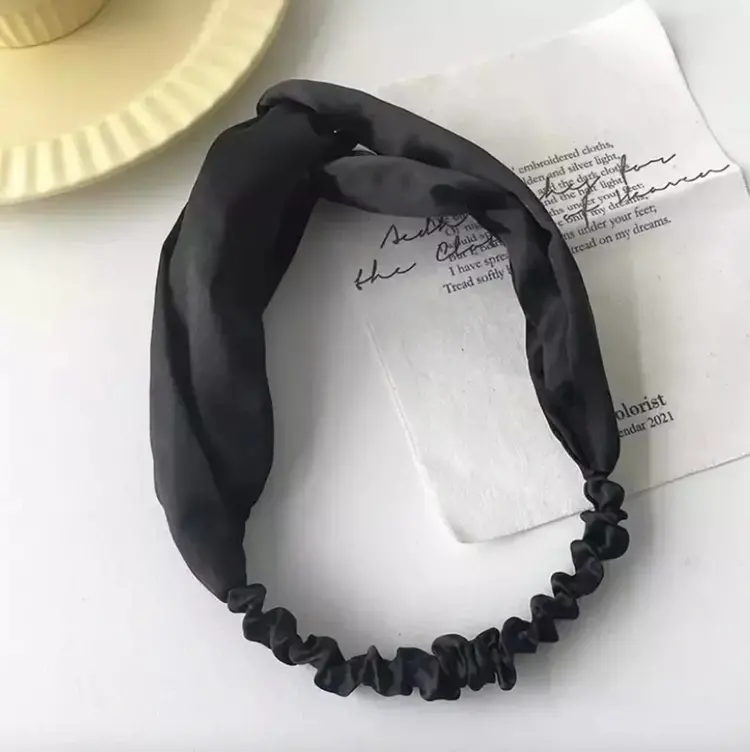 Swoon Beauty Satin Cross Headband Black