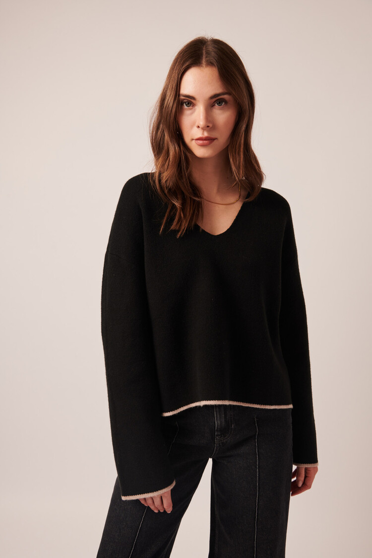 Line the Label Gaia V-Neck Sweater Black