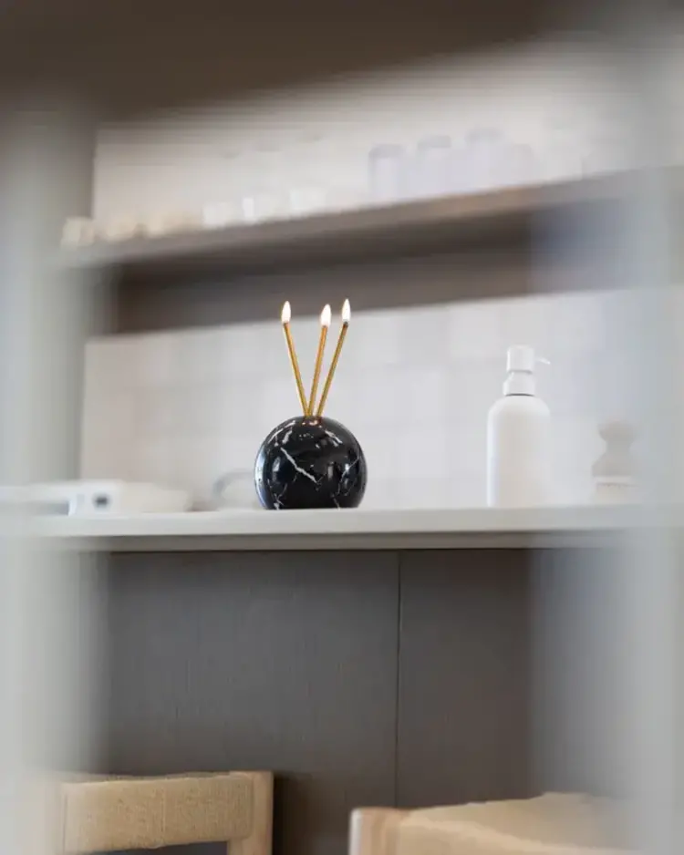 Everlasting Candle Company Neva Vase Black Marble