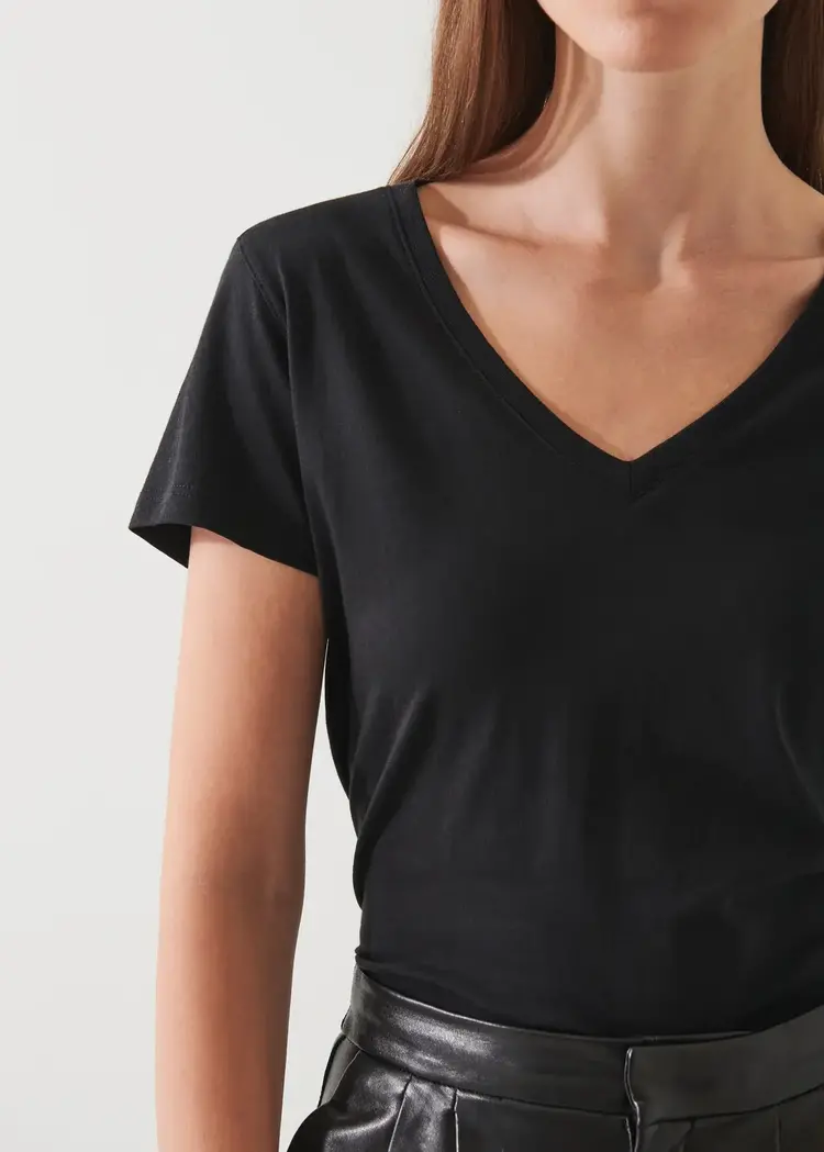 Patrick Assaraf Pima Cotton V-Neck Black