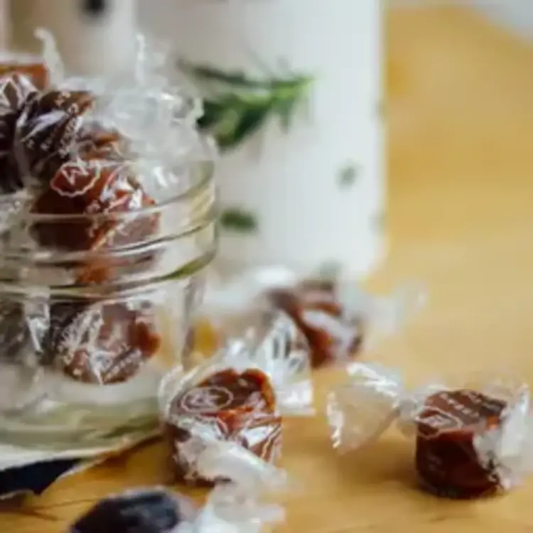 Mc Crea's Caramels Small Holiday Party Box 40 pcs