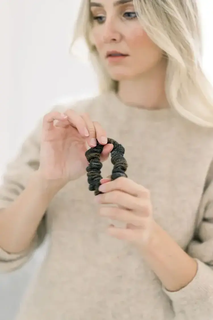 Chelsea King Park Ave Holmes Check Scrunchie Petite