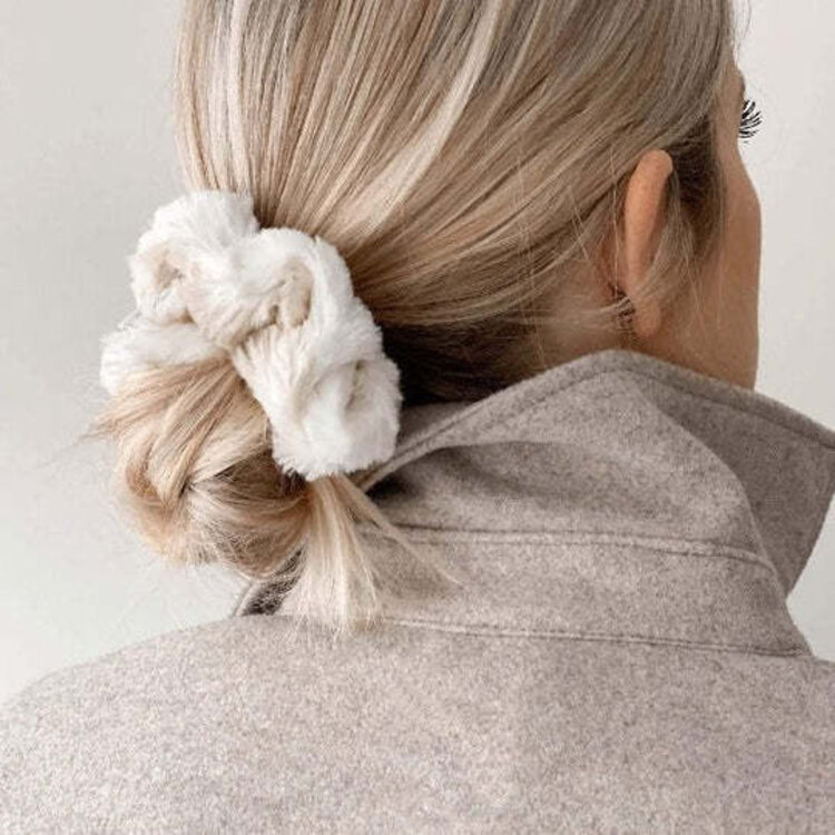 Chelsea King Fur Aspen Scrunchie Classic