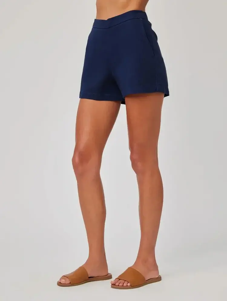 Bella Dahl Catalina Clean Front Short Harbor Navy