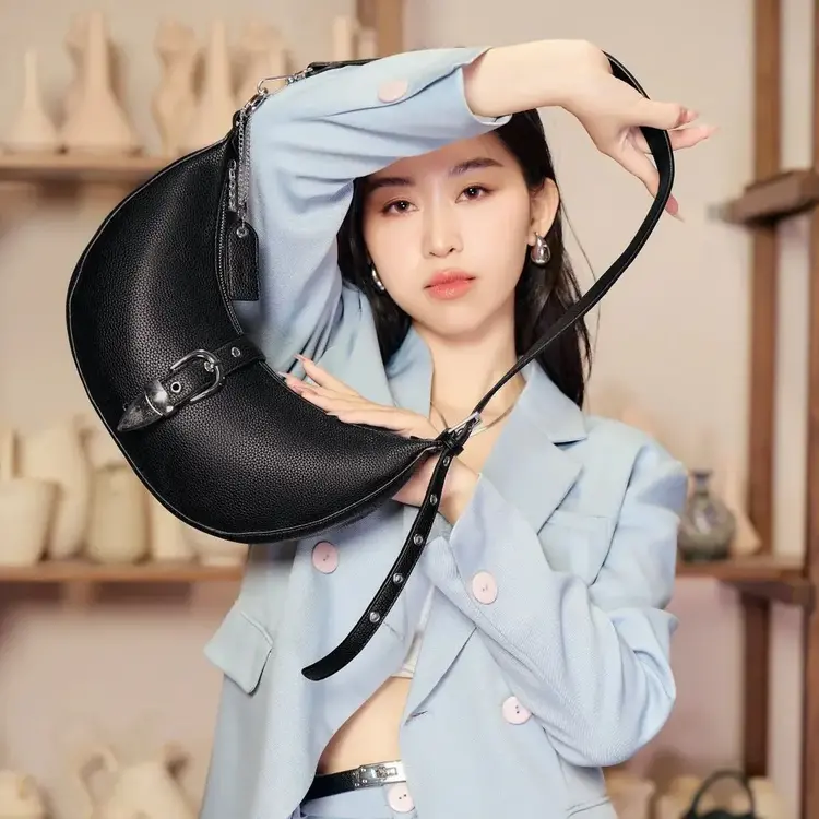 Pixie Mood Macy Shoulder Bag Black Pebbled