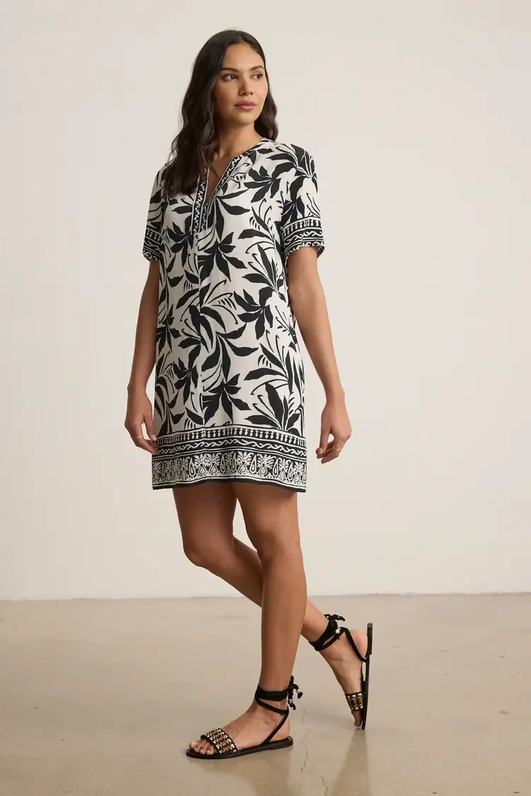Velvet Vanessa Fiji Print Dress Black