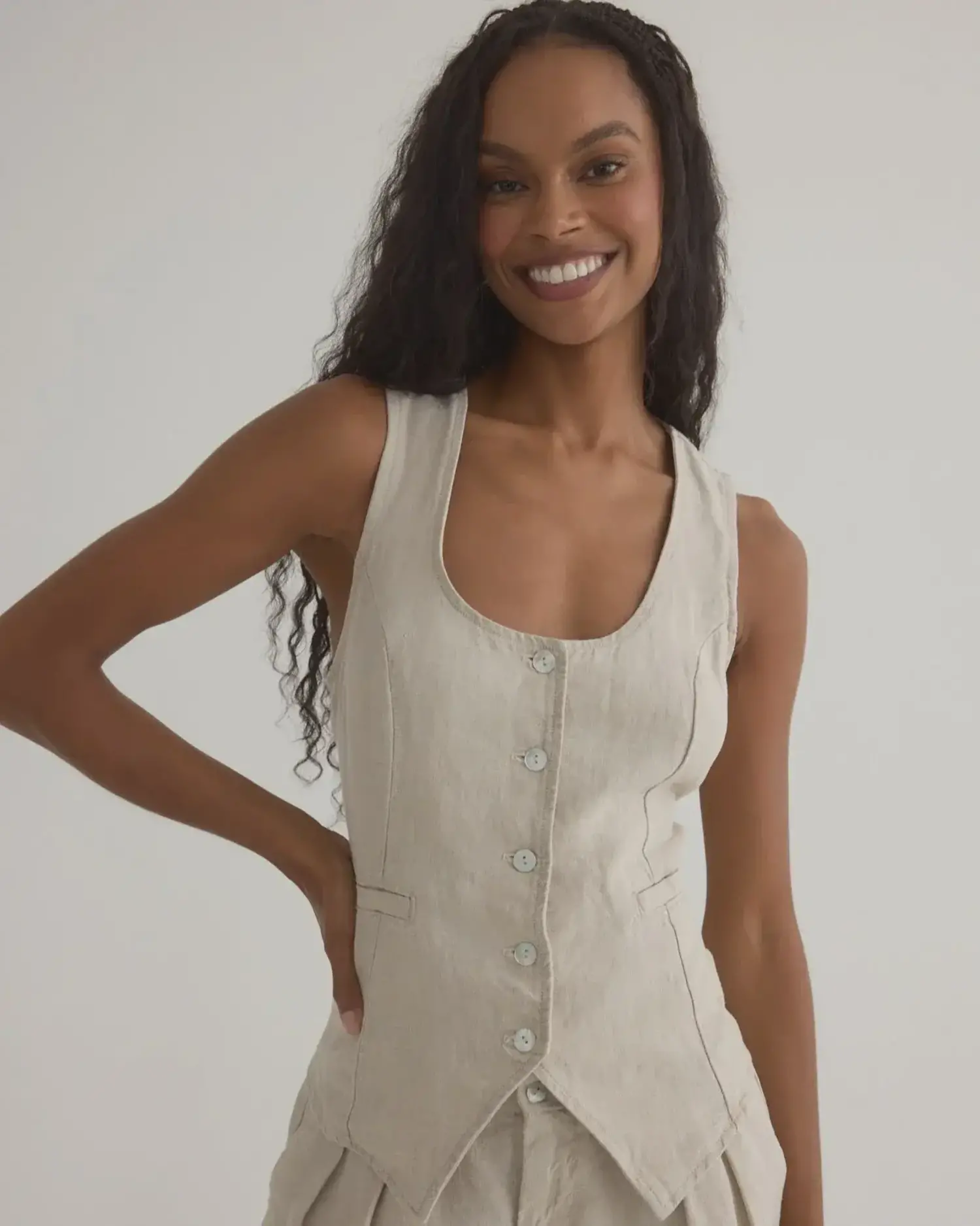 Bella Dahl | Scoop Neck Vest Linen Sand - Tryst Boutique