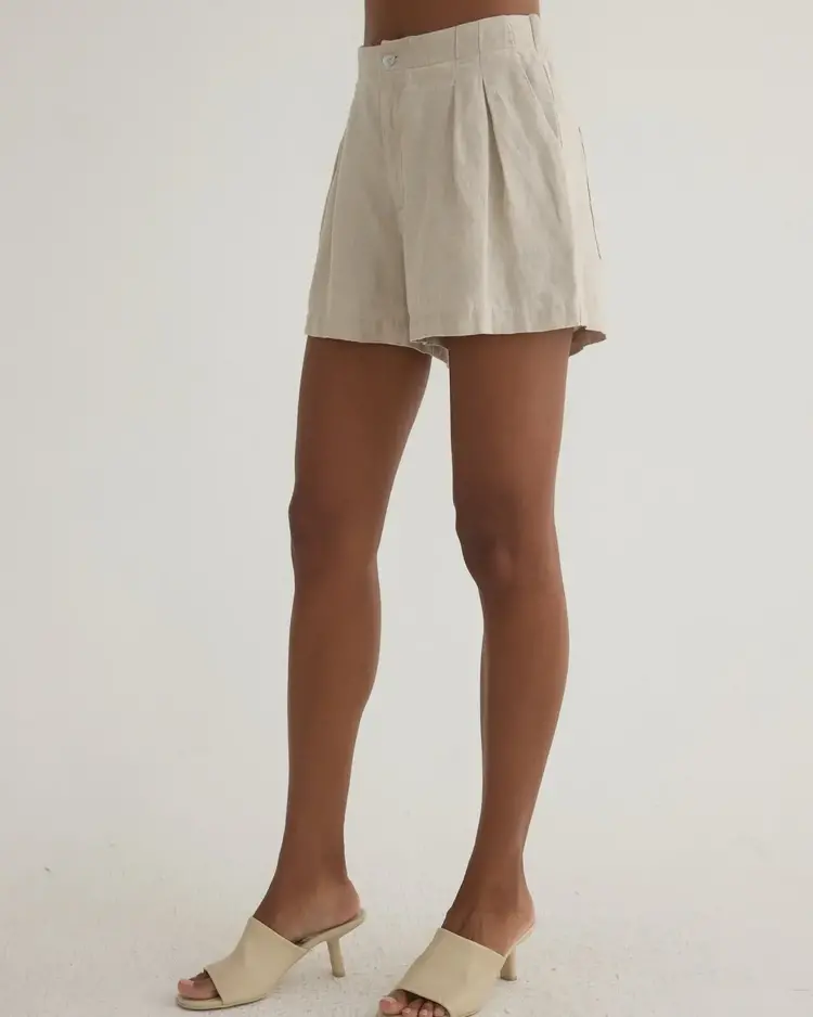 Bella Dahl Double Pleat Short Linen Sand